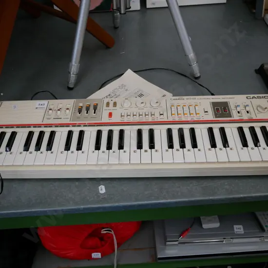 Casiotone MT - 65 keyboard