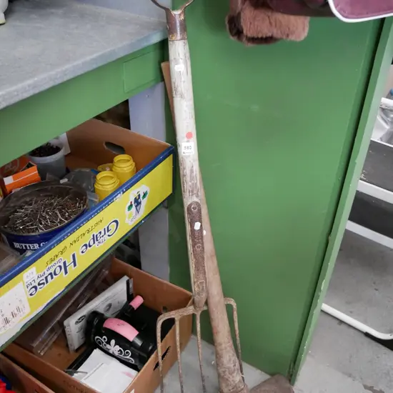 gardner's fork and grubber - red dots