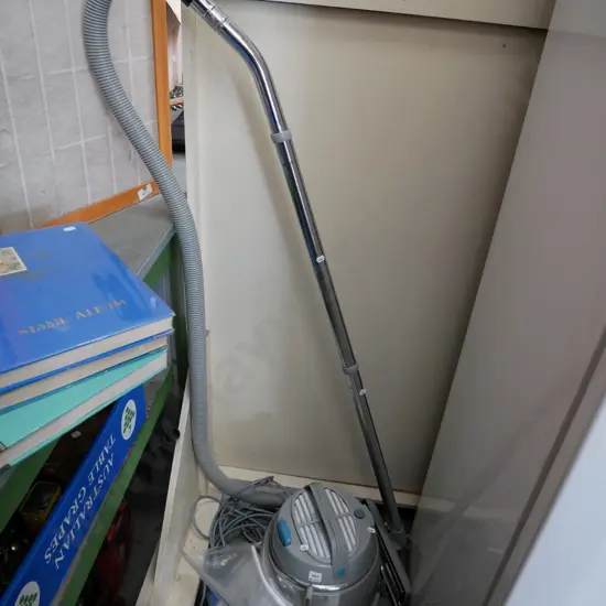 Tellus vacuum cleaner