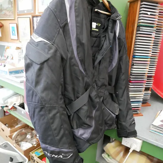 Macna size XXL motorcycle jacket