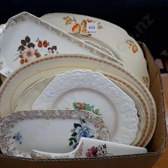 box; ashets and plates