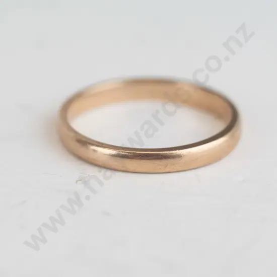 9ct gold ladies wedding ring 1.6gms