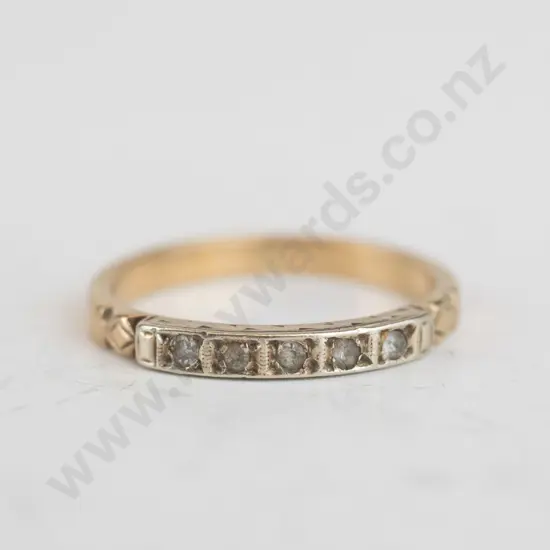 9ct gold white stone ring 1.6gms