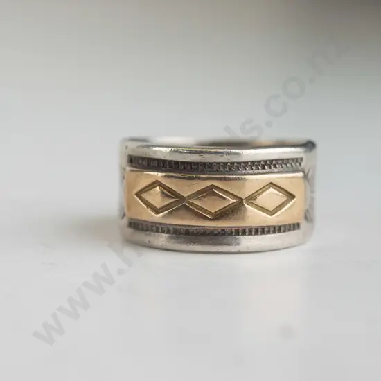 band ring, sterling silver, 14ct yellow gold inlay top