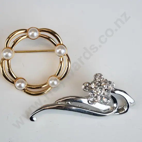 2 costume brooches
