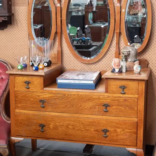 vintage oak cab-leg 4-drawer dressing table w/ oval central and 2 oval wing mirrors - some staining to top. H-1620
