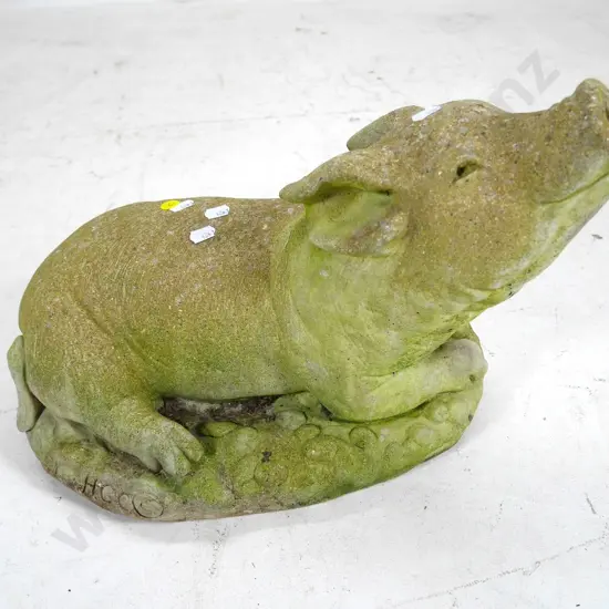 cast concrete sitting pig garden ornament H-280 L-400