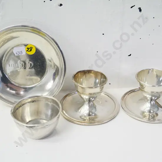 Scandinavian silver items, marked 830S - 2 eggcups, small bowl D-110 and dish with 1935 inscription (161g)