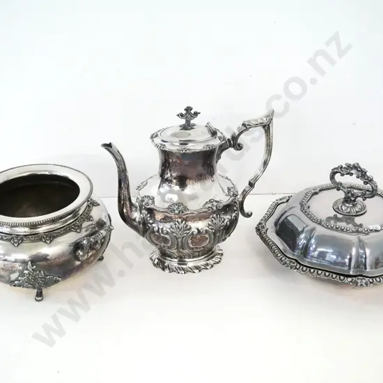 3 plated items - coffee pot, entree dish D-260, and a serving bowl