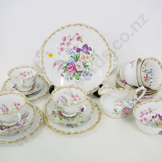 Royal Albert 'Nosegay' pattern 21-piece tea set