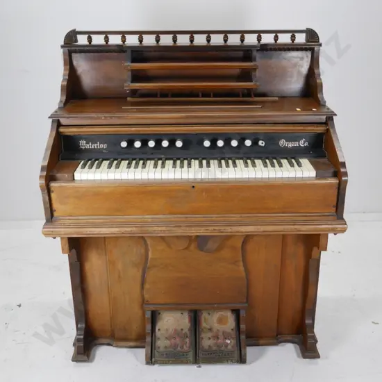 vintage pump organ - Waterloo Organ Co. Waterloo New York - working condition H1290 W1050 D540