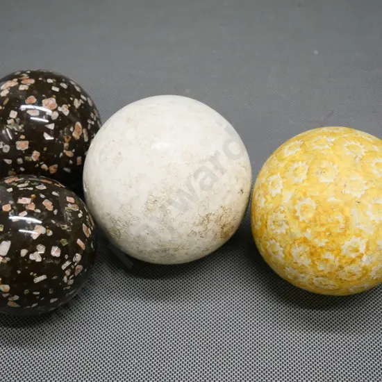 4 indoor bowls - largest is approximately diameter 80