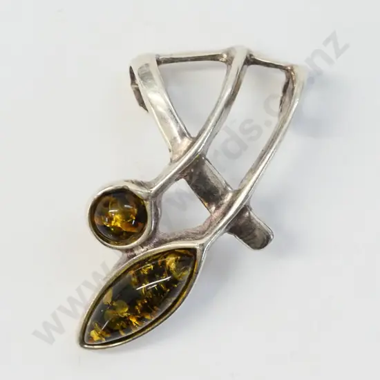 silver pendant stamped 925 no chain