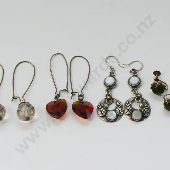 4 pairs earrings including one pair of greenstone clip-ons