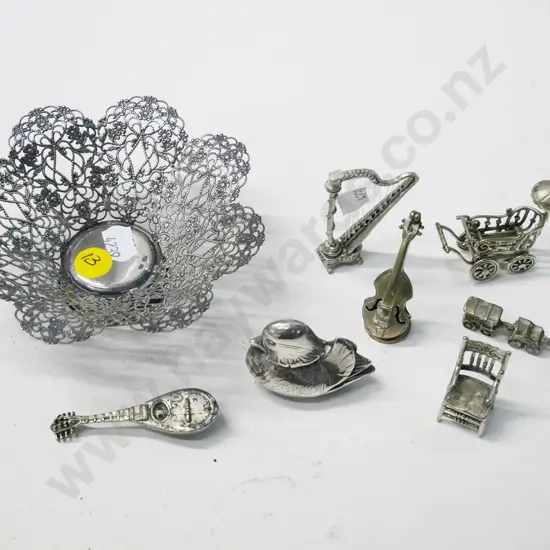 7 assorted miniature silver items, some marked 925, some 800 - largest is filigree sweet basket D-110