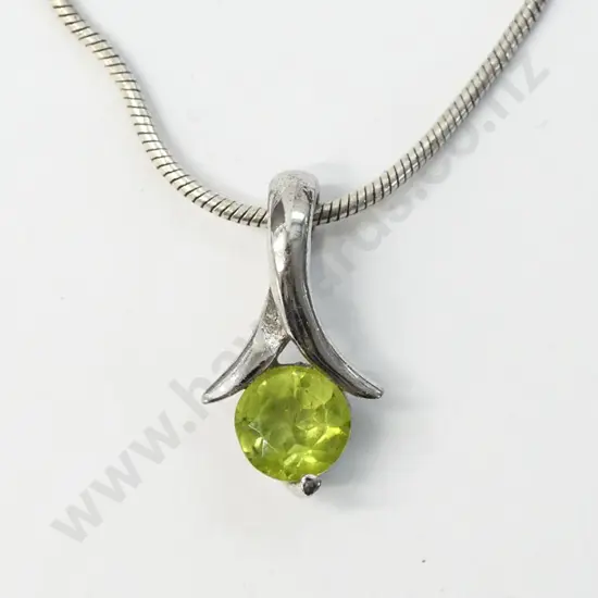 tourmaline pendant on silver chain stamped 925