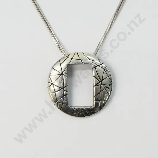 silver pendant stamped 925