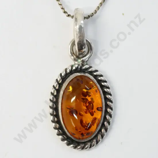 pendant & chain stamped 925