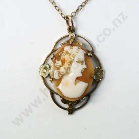 9ct cameo necklace