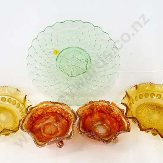 3 pieces of depression glass and 2 marigold berries pattern footed carnival glass bowls. Glass plate D250