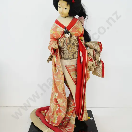 vintage Japanese geisha figure on signed wooden base, composite head & hands, some fading to fabric, needs cleaning H630