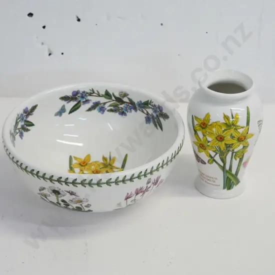 2 pieces of Portmeirion 'Botanic Garden' - bowl H-90 Diameter 200 and vase H-140