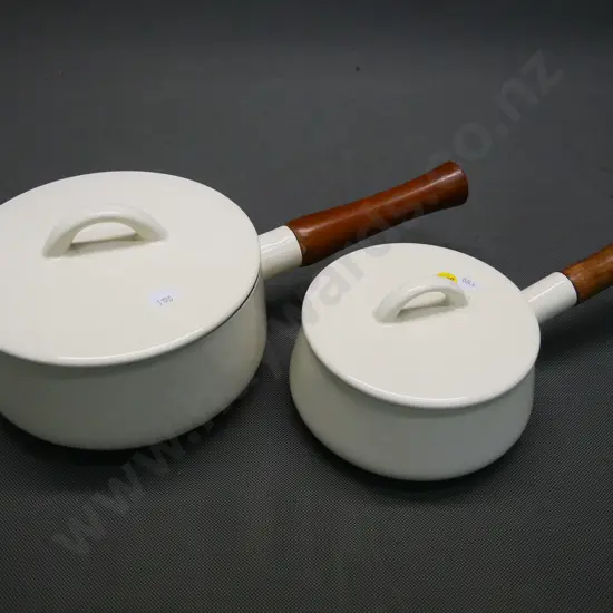 2 enamel cooking pots with wooden handles - Nood brand, larger is H-100 Diameter 190