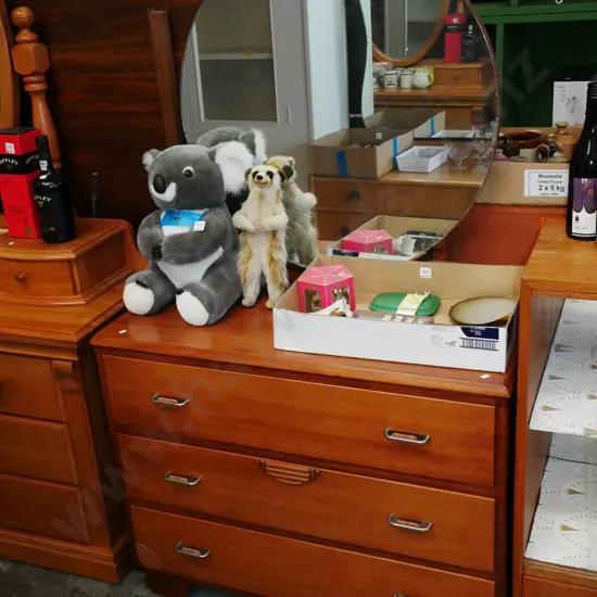 solid 3 drawer mirror back dresser H-1530 W-930 D-420