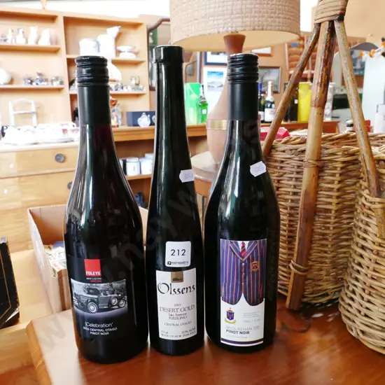 2x bottles of Pinot Noir, bottle of Riesling
