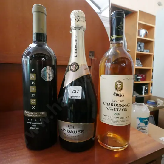 2x bottles of wine, bottle of Lindauer