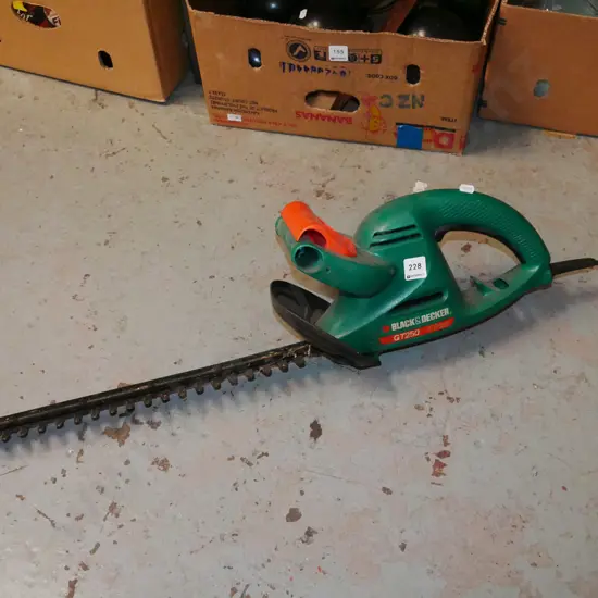 Black & Decker corded hedge trimmers