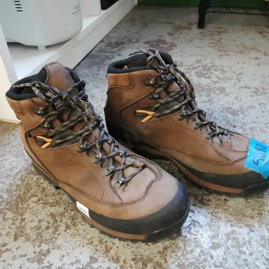 Kay Land UK size 11 tramping boots