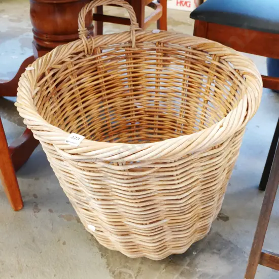 cane wood basket - missing 1 handle H-420