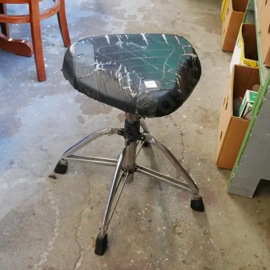 chrome and vinyl drummer's seat - vinyl needs attention