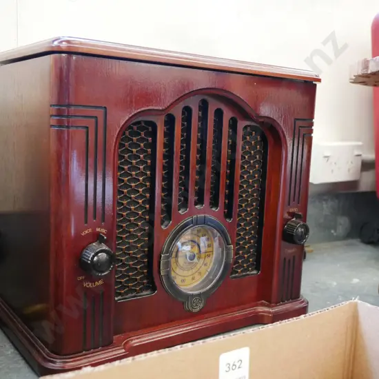 reproduction wood cased mantle radio