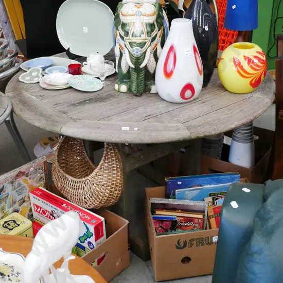 hardwood circular outdoor table with sun umbrella hole H-780 W-Diam 1200