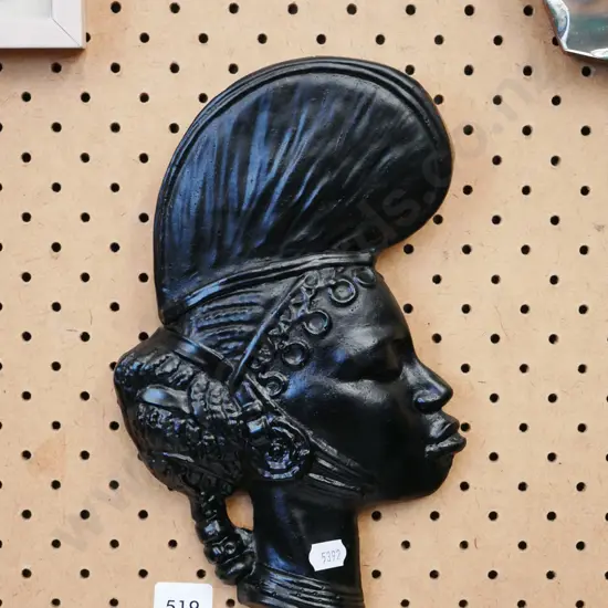 wall mounted silhouette - female