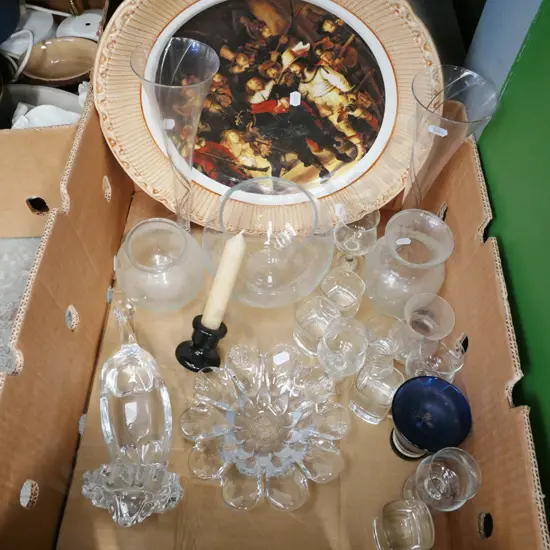 box; glass ware, large Nights Watch themed plate