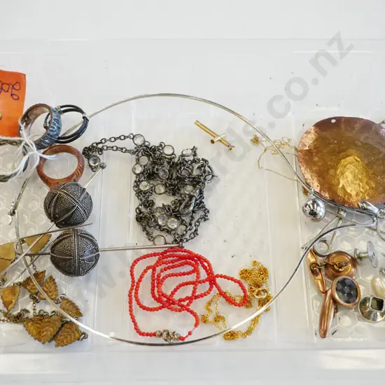 tray of costume jewellery