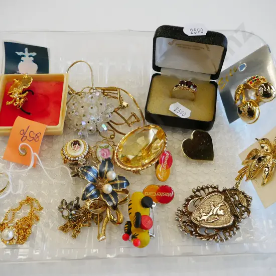 tray of costume jewellery