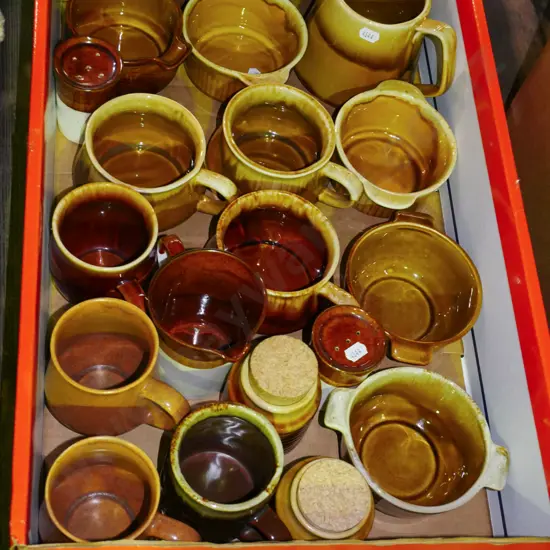 box; Crown Lynn soup bowls, coffee cups, jug etc