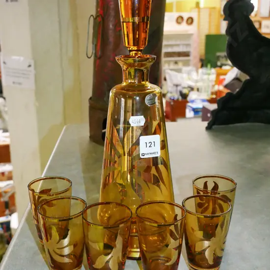 retro amber and gold stoppered decanter with 6 glasses