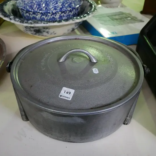 cast alloy Dutch oven