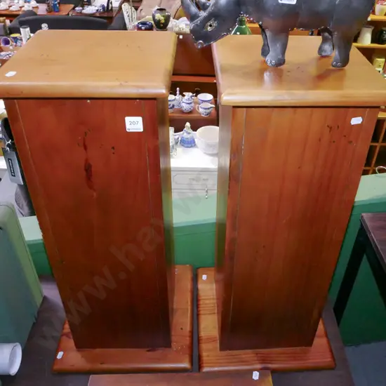 2x solid wood plant stands H-700