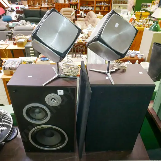 2x Toshiba bookcase spesakers, 2x retro Grundig cube speakers - slightly battered 