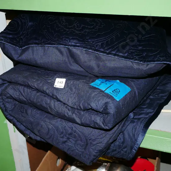 navy king single bed quilt and matching pillow slip