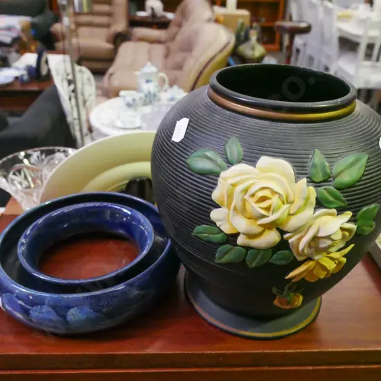 Brentleigh with vase yellow rose in relief, blue trough vase