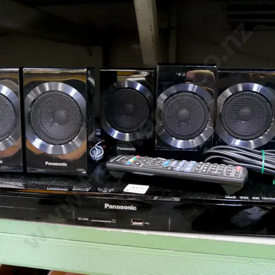 Panasonic DVD blu-ray player with 4 small speakers