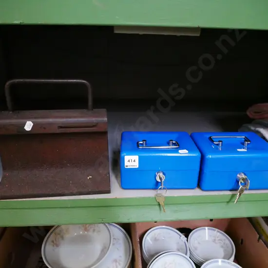 2x blue cash boxes, railway track weight