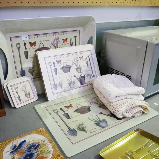 French themed tray, placemats, heat mat etc